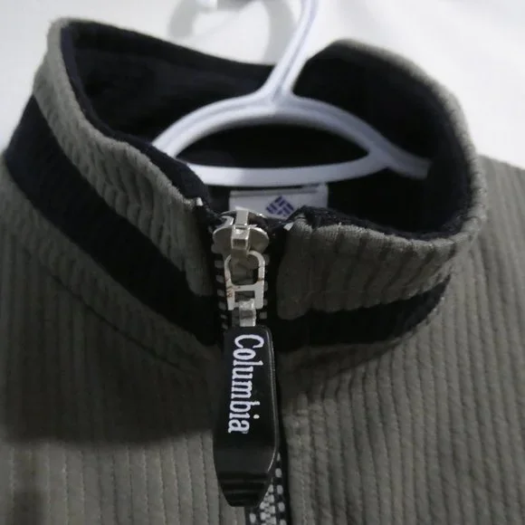 COLUMBIA SPORTSWEAR | size 18 | Ribbed Zip-Up Vest With Velcro Pockets | NWOT - Picture 3 of 16